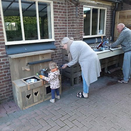 Camping De Tulpenweide Lege Kampeerplaats, Lege Plaats Op Het Gras Zonder Bed Breezand Eksteriør bilde