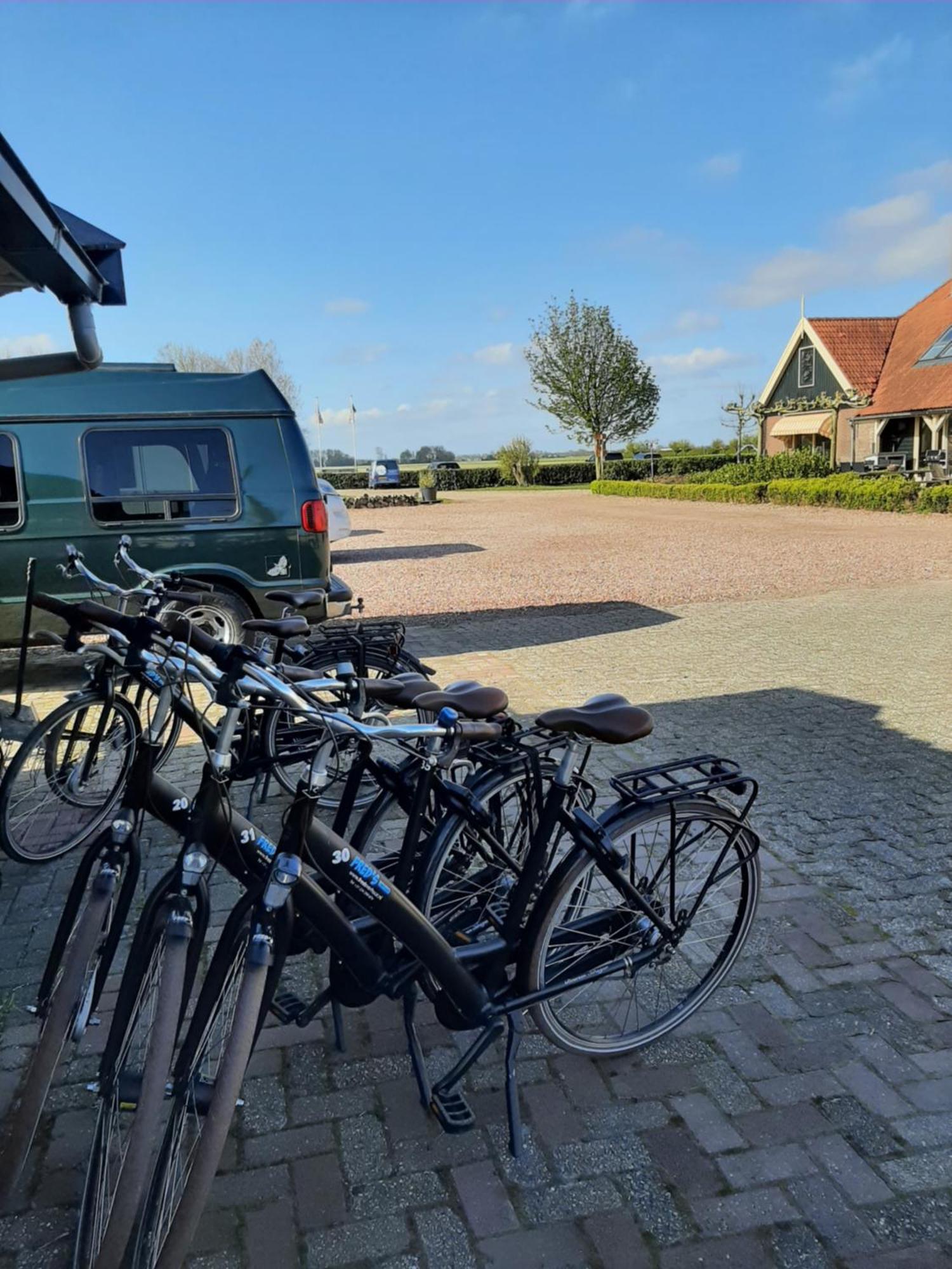 Camping De Tulpenweide Lege Kampeerplaats, Lege Plaats Op Het Gras Zonder Bed Breezand Eksteriør bilde