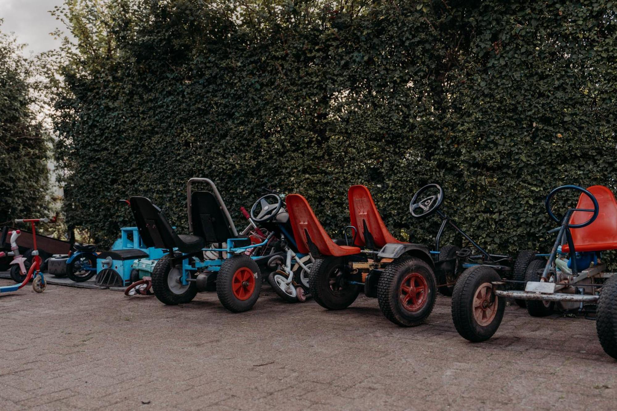 Camping De Tulpenweide Lege Kampeerplaats, Lege Plaats Op Het Gras Zonder Bed Breezand Eksteriør bilde